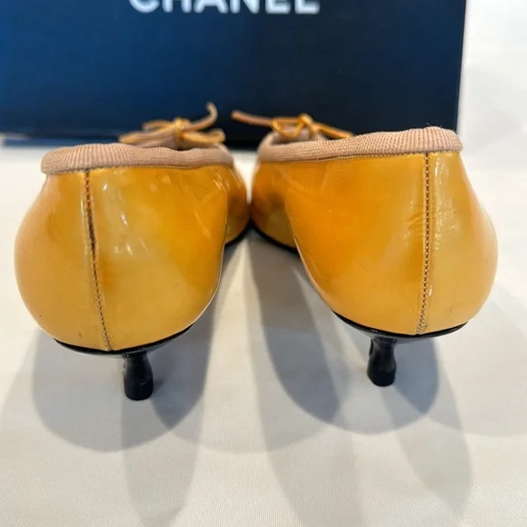Authentic CHANEL shoes with box - Picture 3 of 10